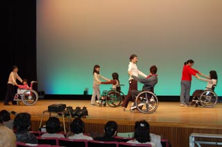 車いすダンス発表会の様子