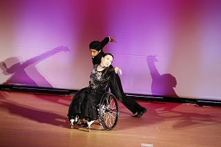 車いすダンス公演-GIFT-