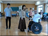 車いすダンス練習の様子