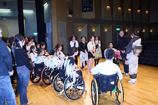 車いすダンス公演の様子
