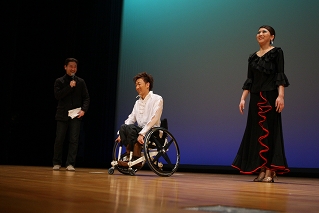 車いすダンス公演の様子
