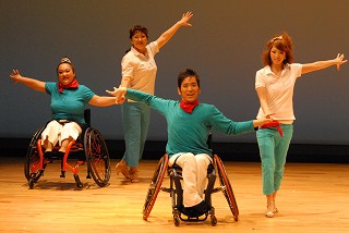 車いすダンス公演-GIFT-