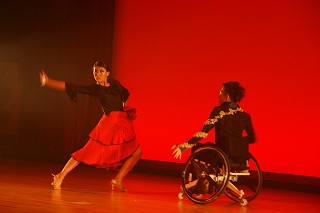 車いすダンス公演-GIFT-