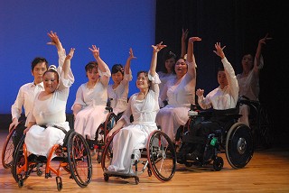 車いすダンス公演-GIFT-