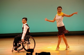 車いすダンス公演-GIFT-
