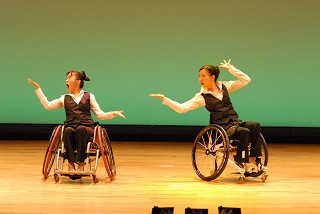 車いすダンス公演-GIFT-
