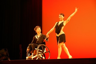 車いすダンス公演-GIFT-