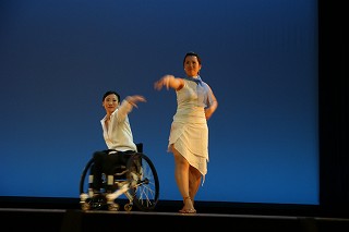 車いすダンス公演-GIFT-