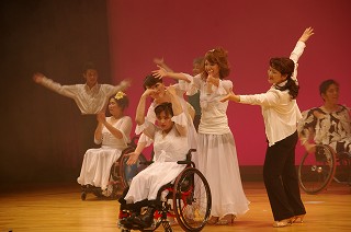 車いすダンス公演-GIFT-