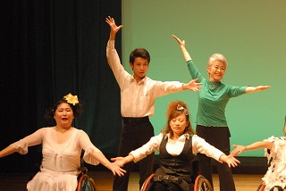 車いすダンス公演-GIFT-