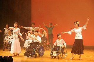 車いすダンス公演-GIFT-