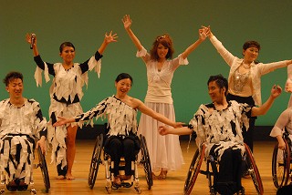車いすダンス公演-GIFT-