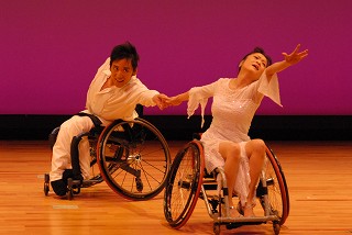 車いすダンス公演-GIFT-