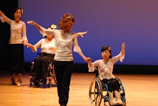 車いすダンス公演-GIFT-
