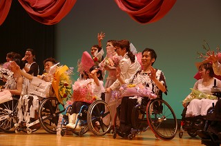 車いすダンス公演-GIFT-