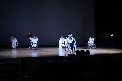 車いすダンス芸術鑑賞公演のイメージ