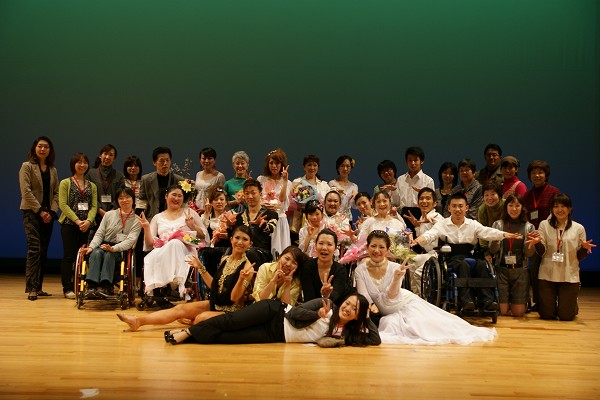 車いすダンス公演-GIFT-集合写真