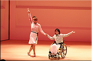 車いすダンス発表会の様子